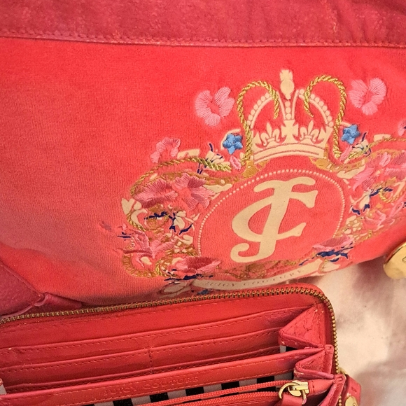 Juicy Couture Red Handbag and Wallet Set - Picture 6 of 12
